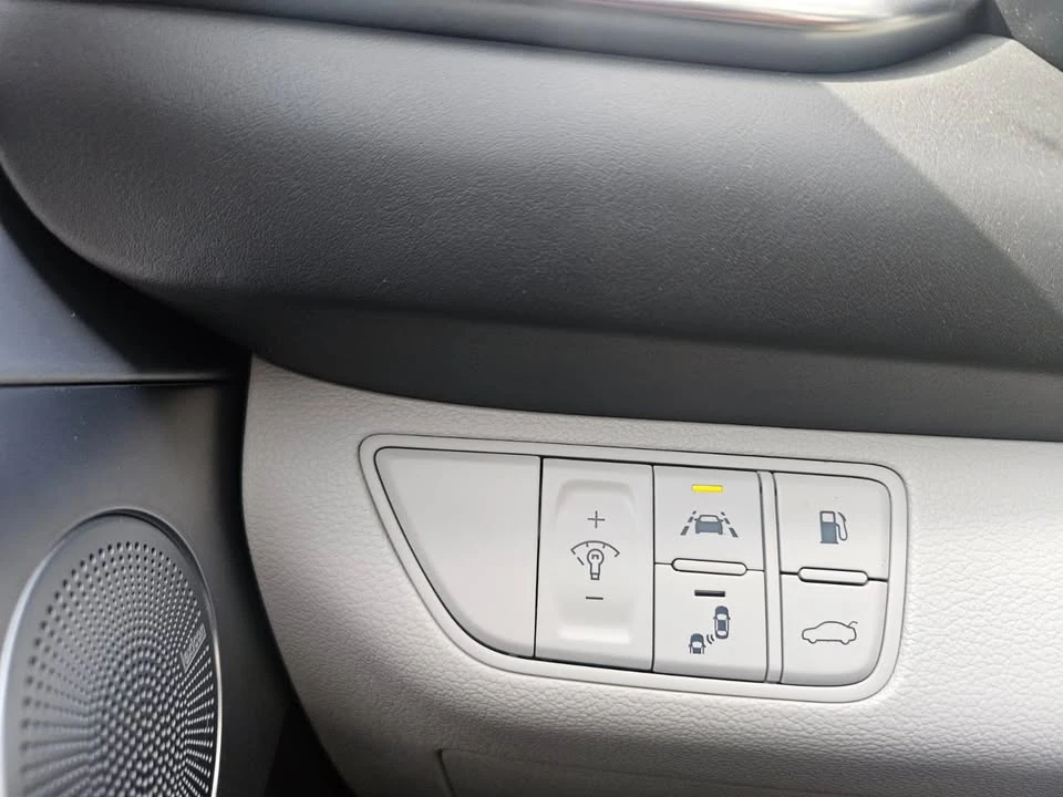 2019 Genesis G70 - Image 9 of 17