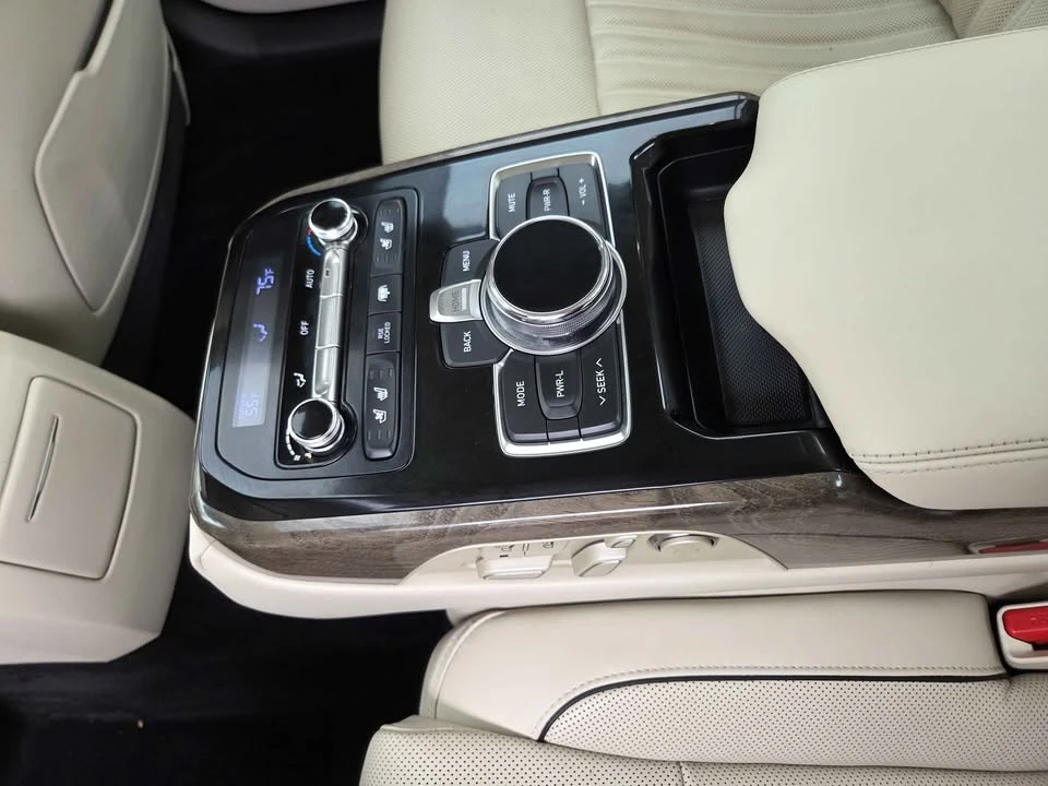 2019 Genesis G90 - Image 18 of 20