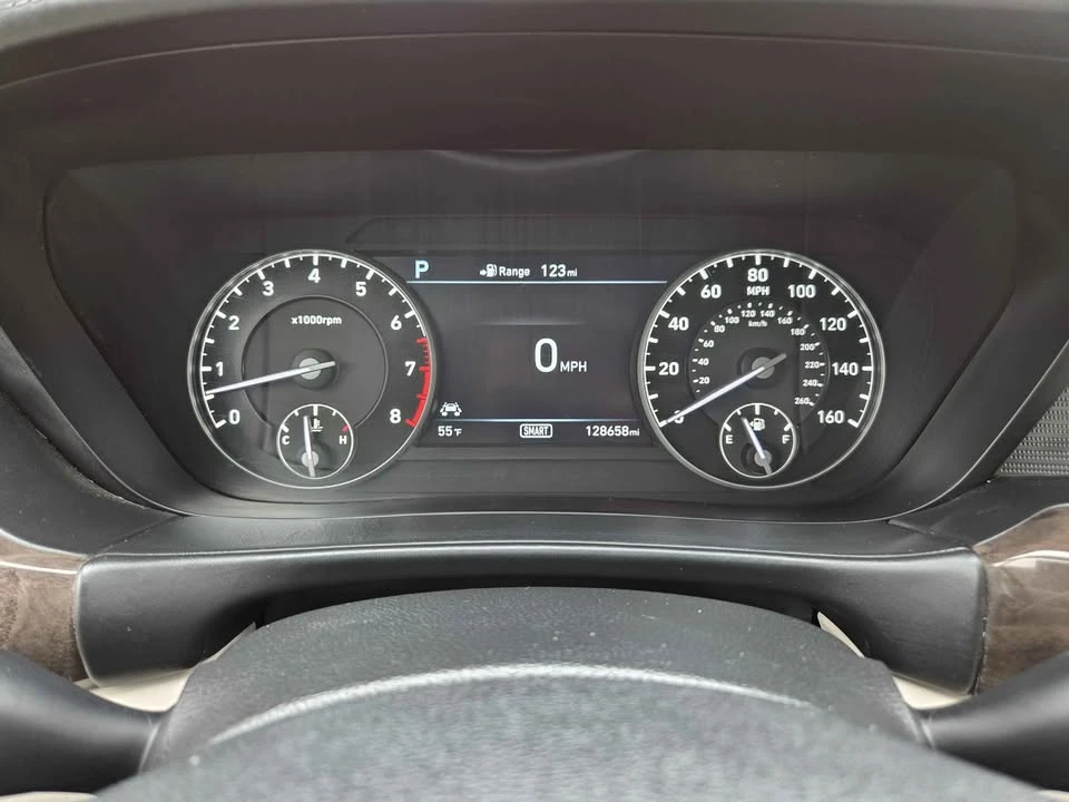 2019 Genesis G90 - Image 10 of 20