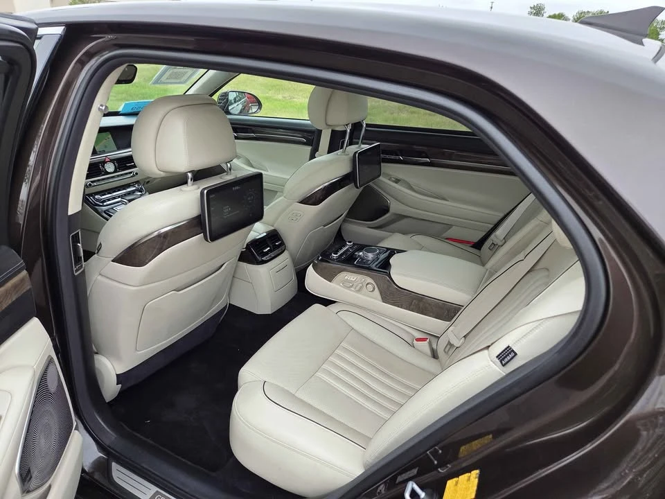 2019 Genesis G90 - Image 17 of 20