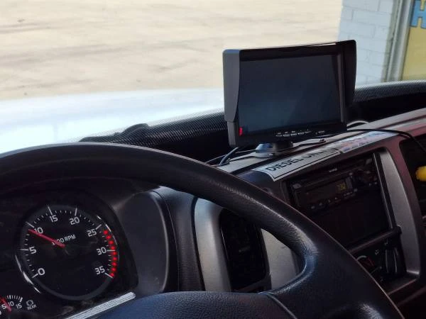 2019 Hino 268 - Image 4 of 11