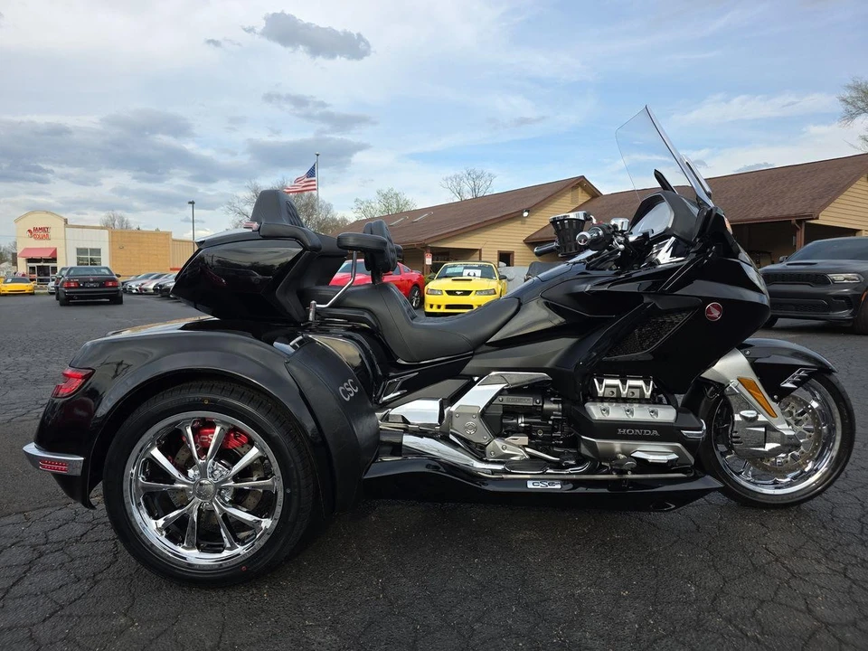 2019 Honda Gold Wing - Image 19 of 29