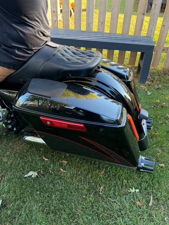 2019 Parts & Memorabilia Bodywork - Image 2 of 2