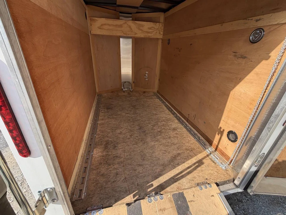 2019 - Image 16 of 31