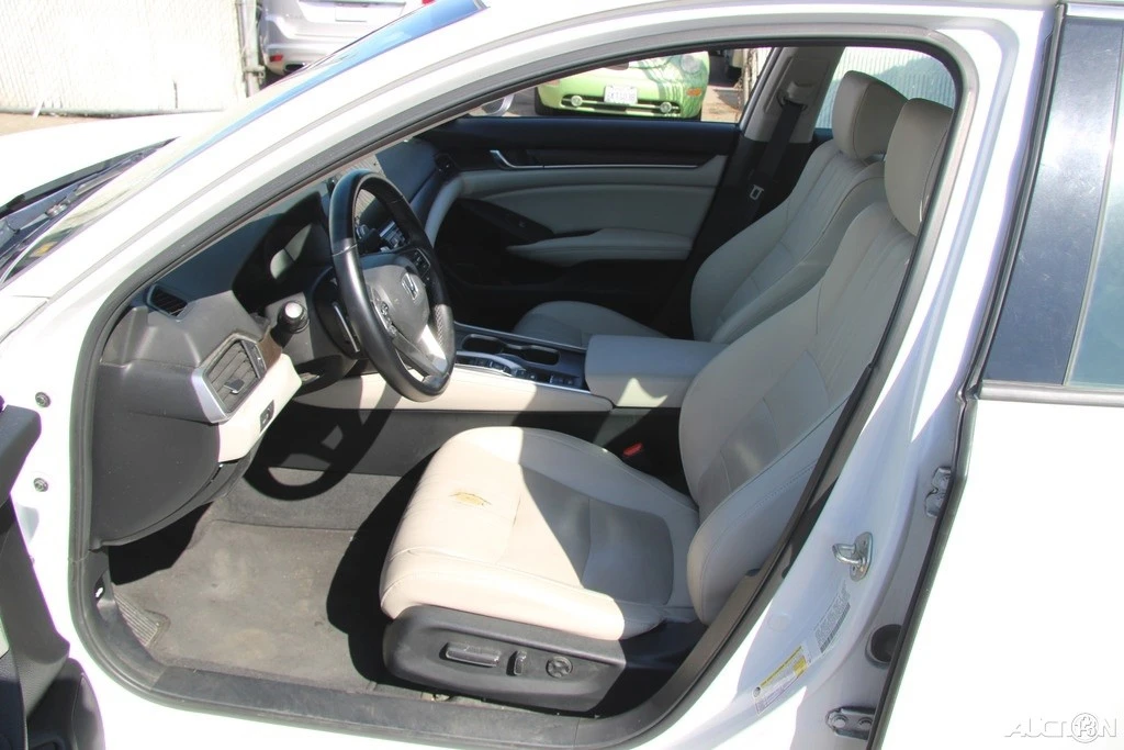 2019 Honda Accord 10th Gen - Image 16 of 21