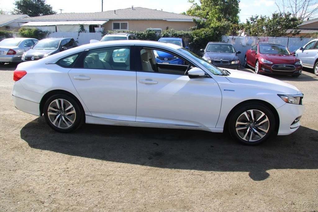 2019 Honda Accord 10th Gen - Image 9 of 21