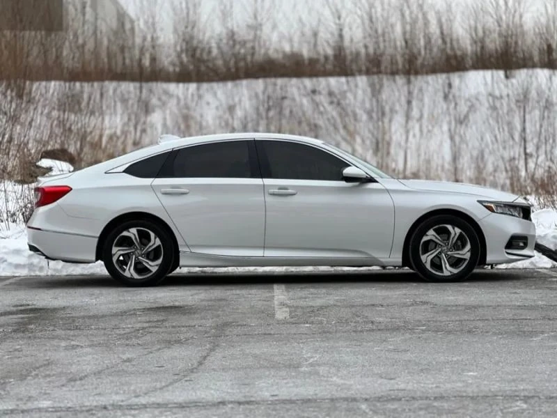 2019 Honda Accord 10th Gen - Image 9 of 12