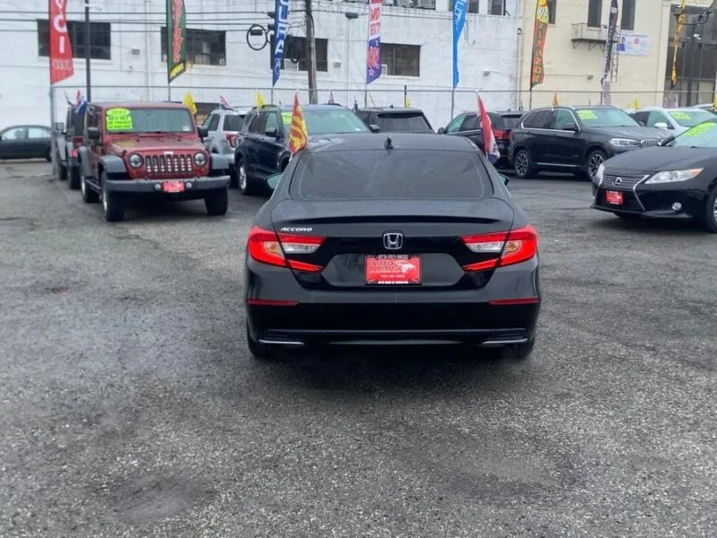 2019 Honda Accord 10th Gen - Image 9 of 12