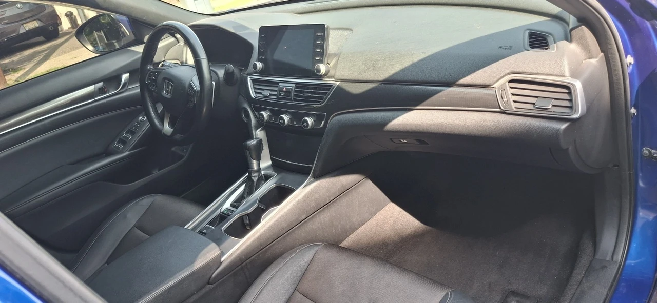 2019 Honda Accord 10th Gen - Image 13 of 20
