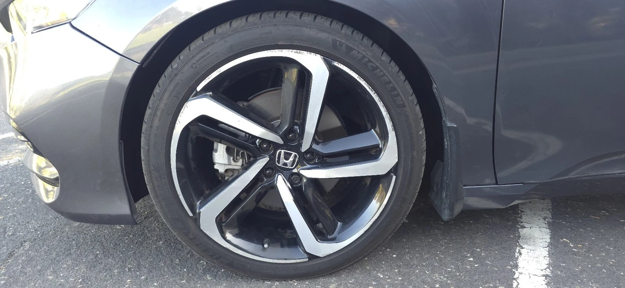 2019 Honda Accord 10th Gen - Image 16 of 21