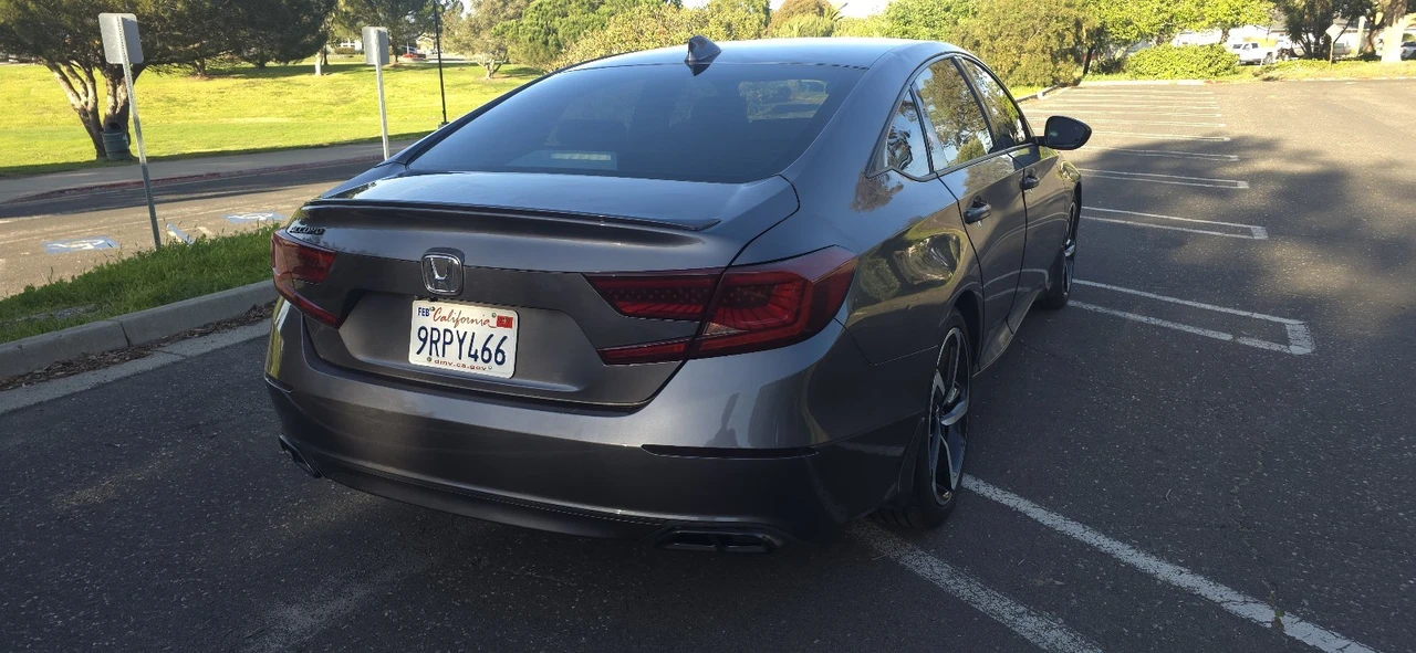 2019 Honda Accord 10th Gen - Image 13 of 21