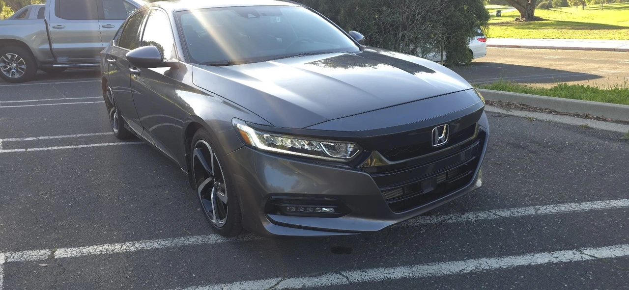 2019 Honda Accord 10th Gen - Image 9 of 21