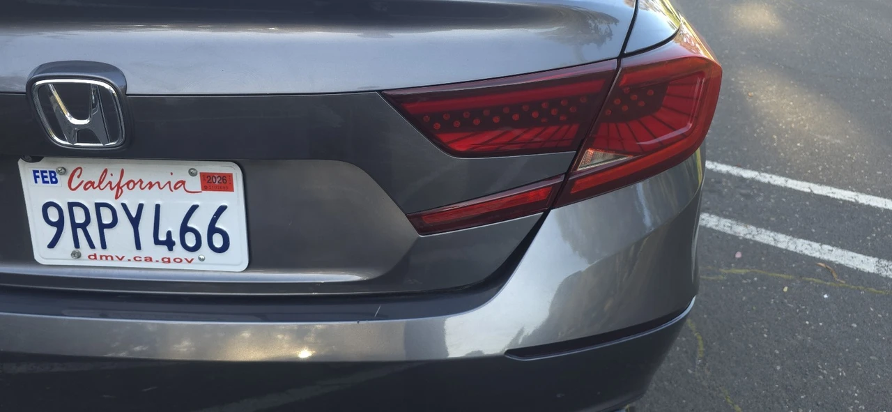 2019 Honda Accord 10th Gen - Image 15 of 21