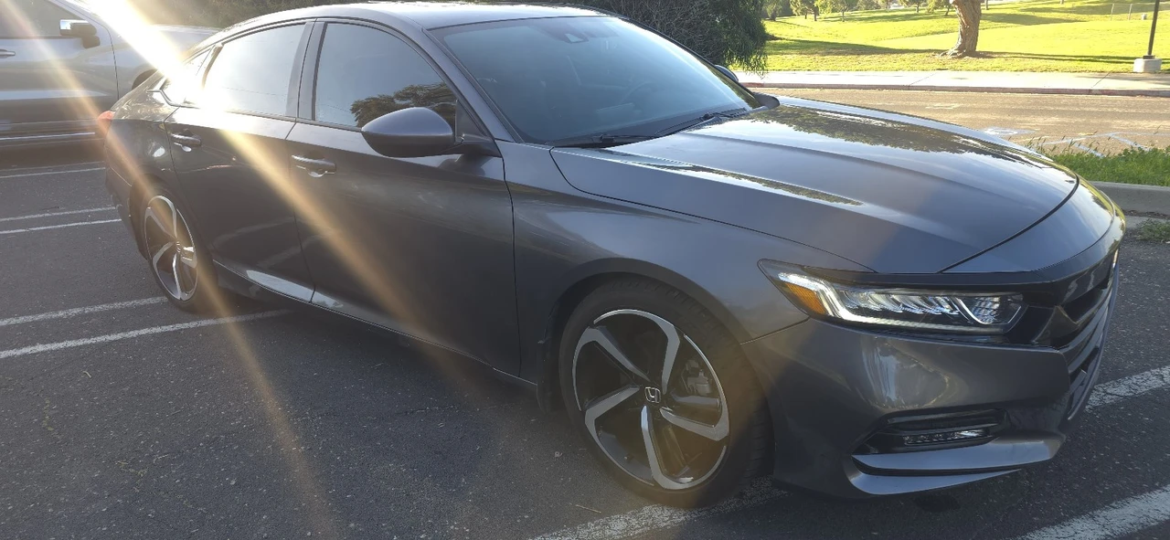 2019 Honda Accord 10th Gen - Image 10 of 21