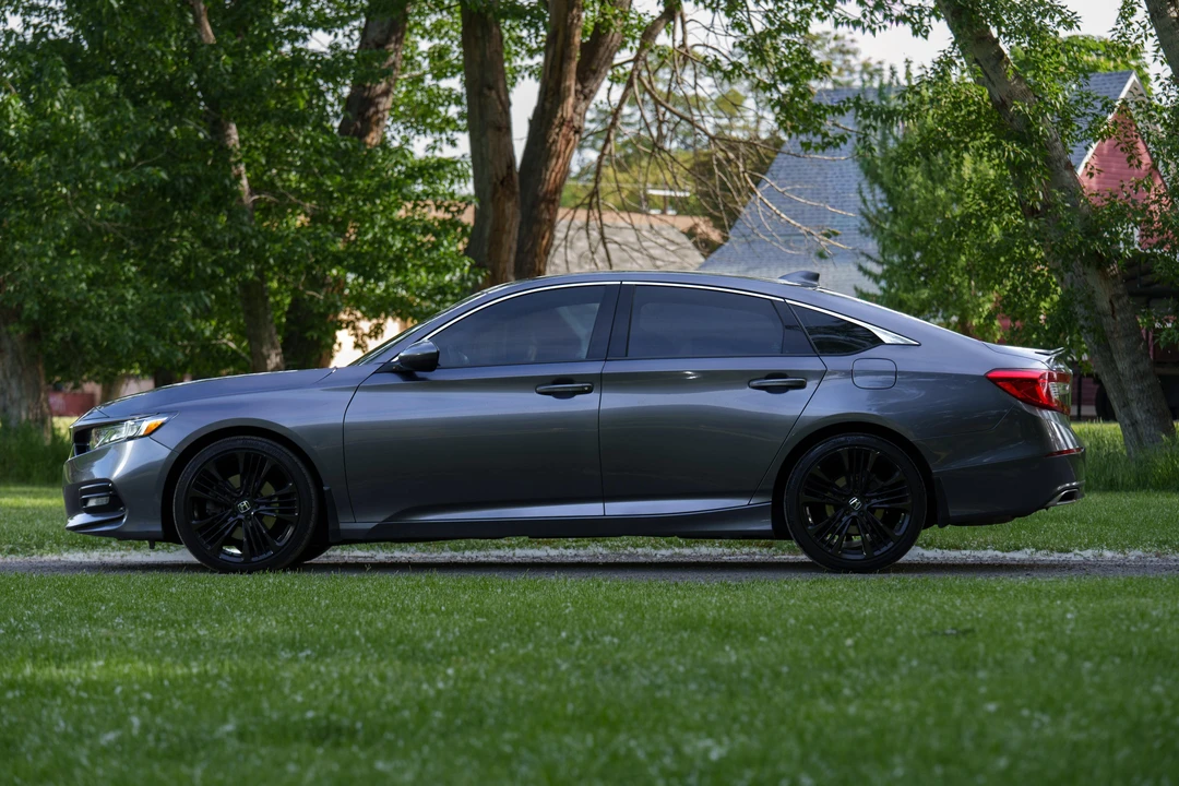 2019 Honda Accord 10th Gen - Image 3 of 31