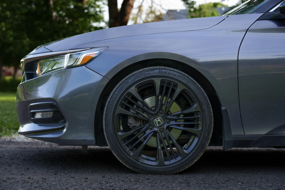 2019 Honda Accord 10th Gen - Image 17 of 31