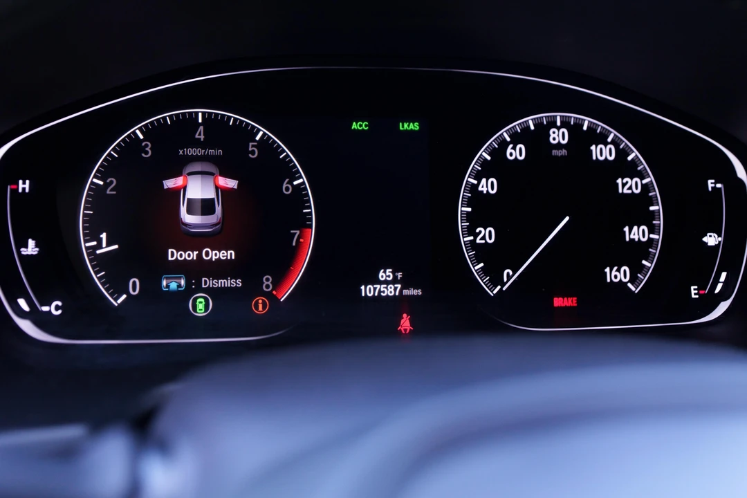 2019 Honda Accord 10th Gen - Image 27 of 31