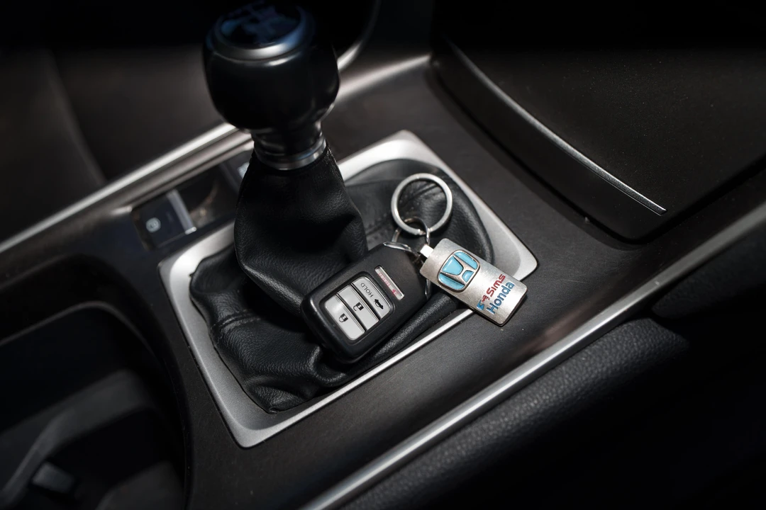 2019 Honda Accord 10th Gen - Image 26 of 31