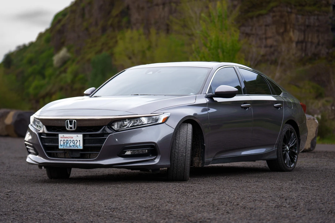2019 Honda Accord 10th Gen - Image 8 of 31