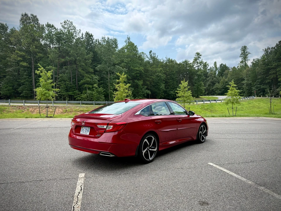 2019 Honda Accord 10th Gen - Image 10 of 31
