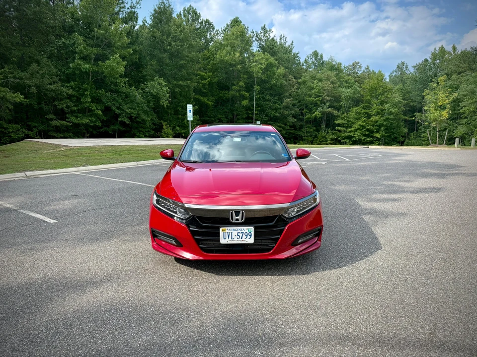2019 Honda Accord 10th Gen - Image 6 of 31
