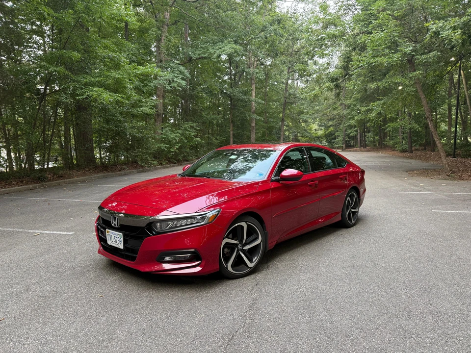 2019 Honda Accord 10th Gen - Image 15 of 31