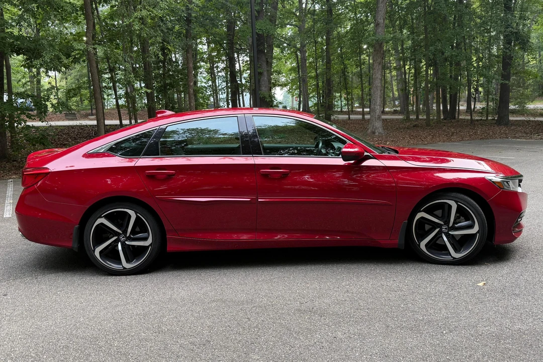 2019 Honda Accord 10th Gen - Image 3 of 31