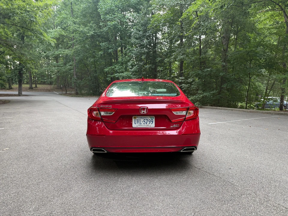 2019 Honda Accord 10th Gen - Image 18 of 31