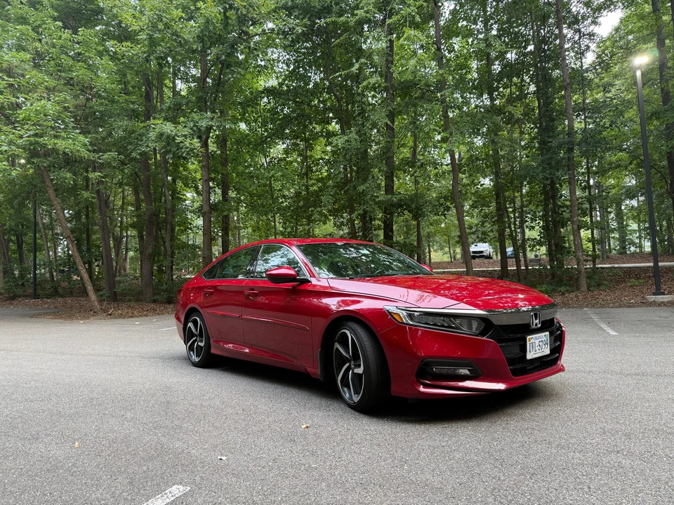 2019 Honda Accord 10th Gen - Image 20 of 31