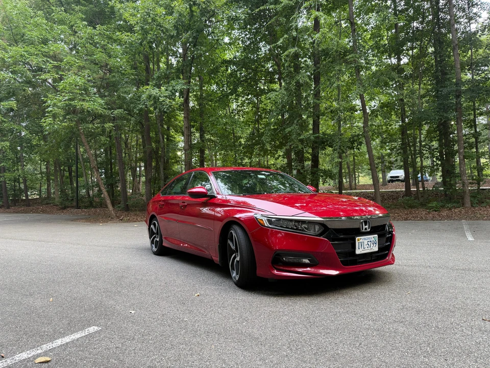 2019 Honda Accord 10th Gen - Image 21 of 31