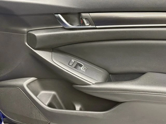 2019 Honda Accord 10th Gen - Image 15 of 21