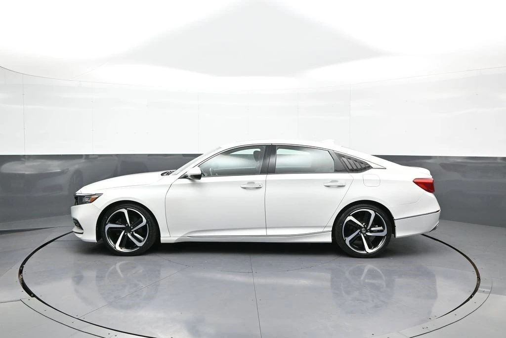 2019 Honda Accord 10th Gen - Image 9 of 12