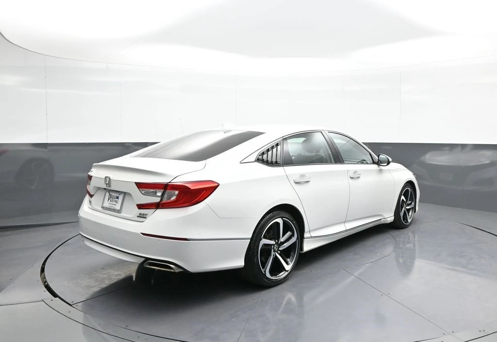2019 Honda Accord 10th Gen - Image 6 of 12