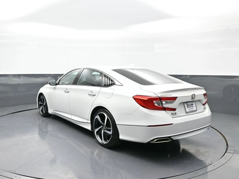 2019 Honda Accord 10th Gen - Image 8 of 12