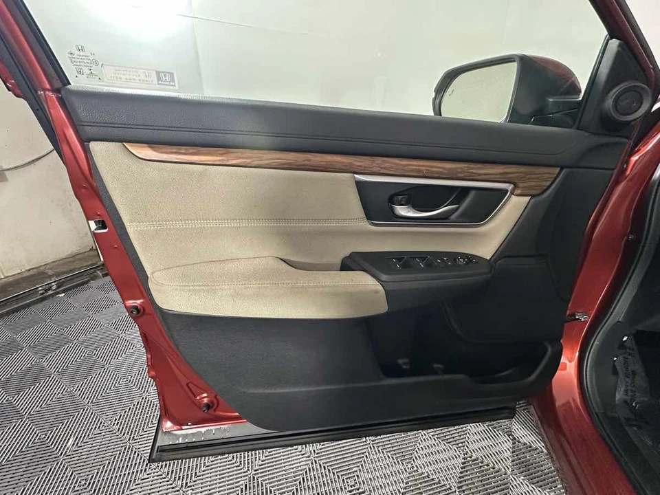 2019 Honda CR-V 5th Gen - Image 15 of 21