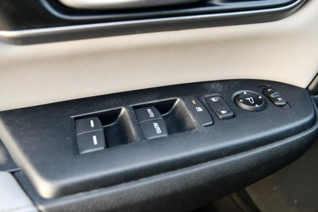 2019 Honda CR-V 5th Gen - Image 11 of 12