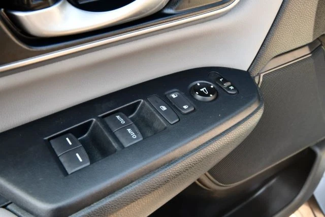 2019 Honda CR-V 5th Gen - Image 11 of 21