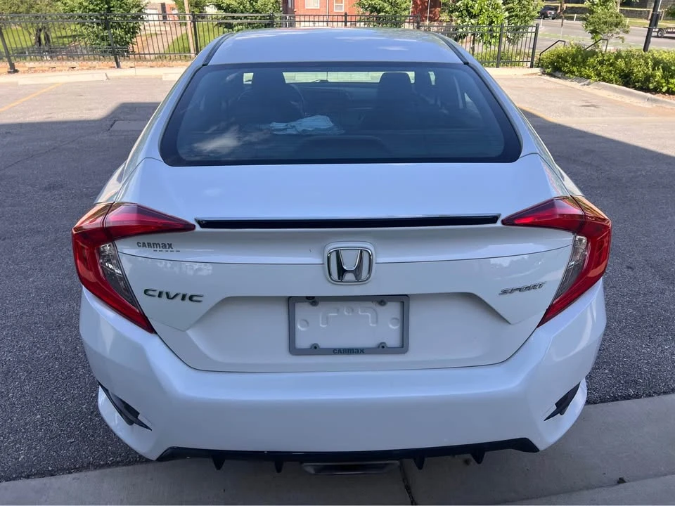 2019 Honda Civic 10th Gen - Image 4 of 17