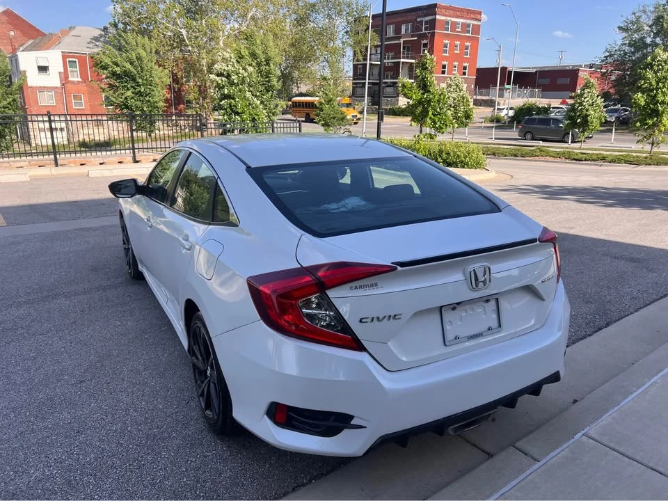 2019 Honda Civic 10th Gen - Image 3 of 17