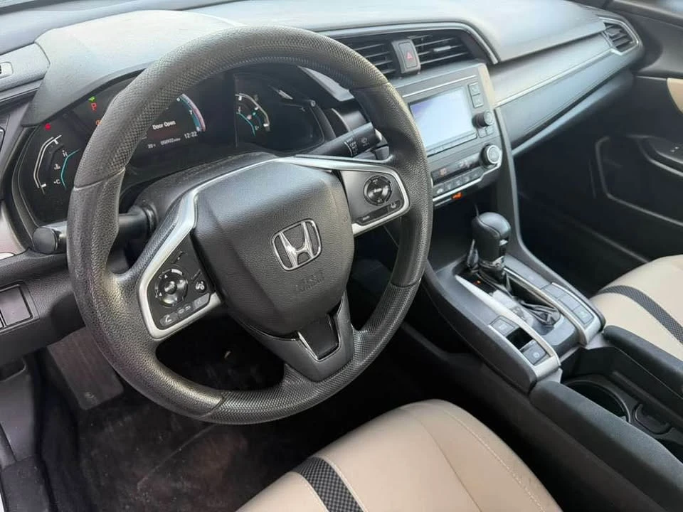 2019 Honda Civic 10th Gen - Image 8 of 16