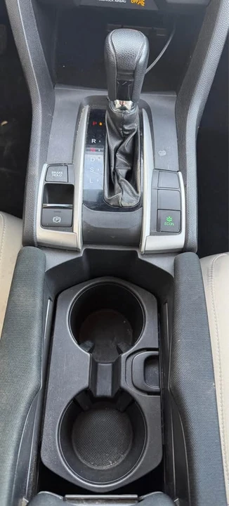 2019 Honda Civic 10th Gen - Image 13 of 16