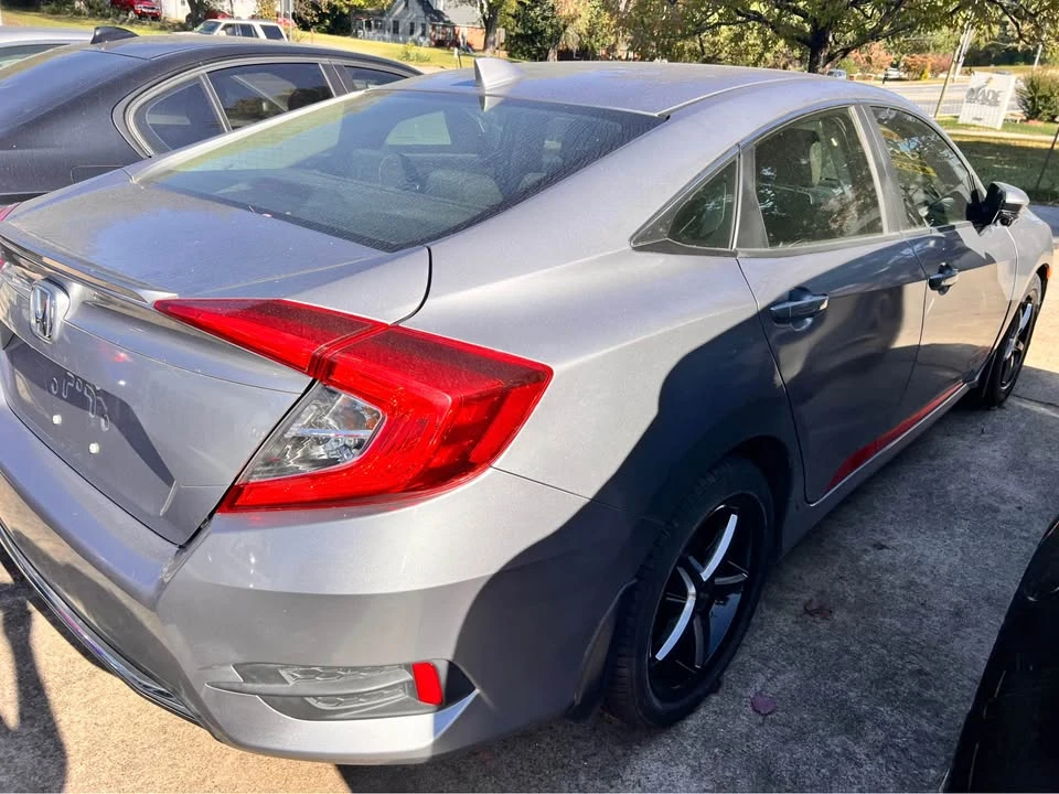 2019 Honda Civic 10th Gen - Image 19 of 20