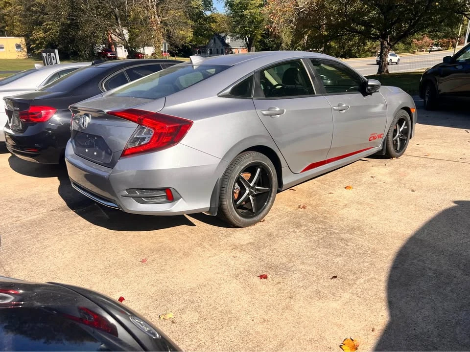 2019 Honda Civic 10th Gen - Image 11 of 20