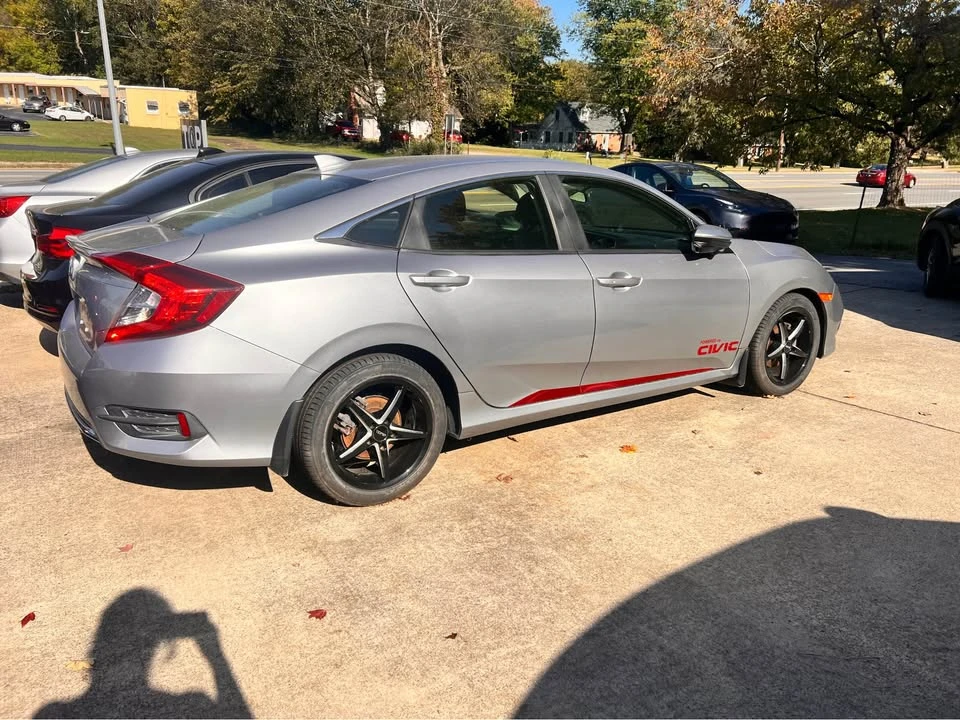 2019 Honda Civic 10th Gen - Image 12 of 20