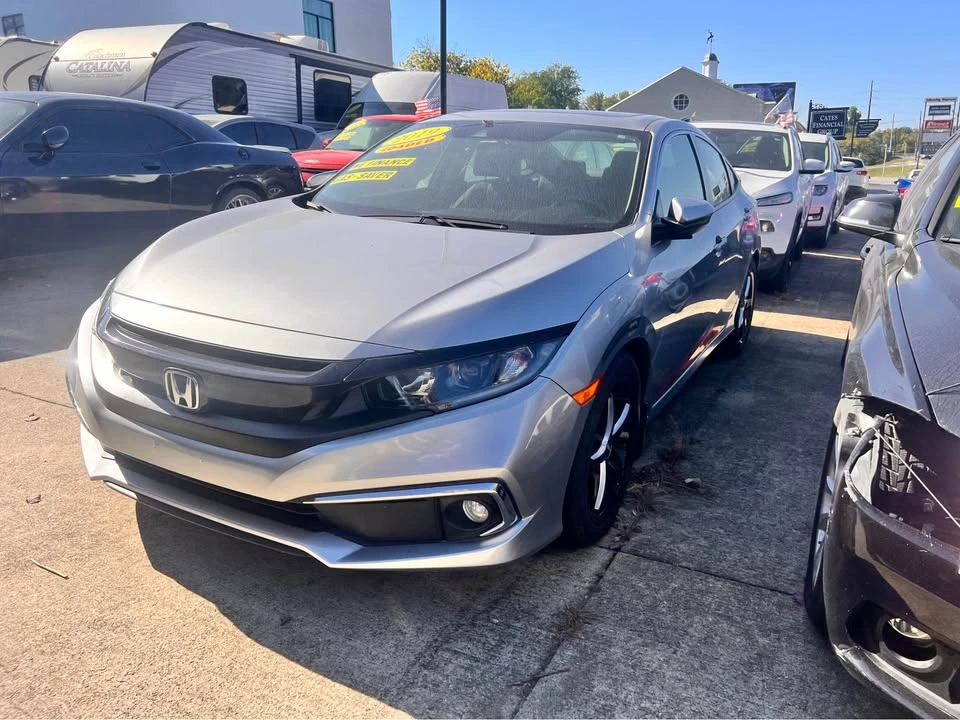 2019 Honda Civic 10th Gen - Image 9 of 20