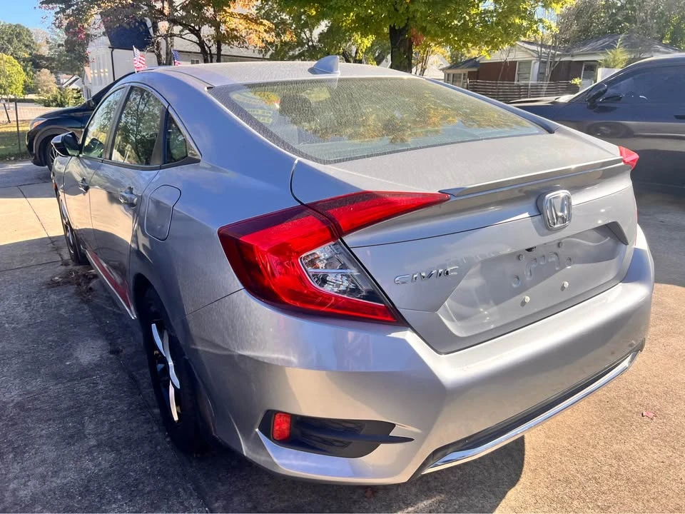 2019 Honda Civic 10th Gen - Image 10 of 20