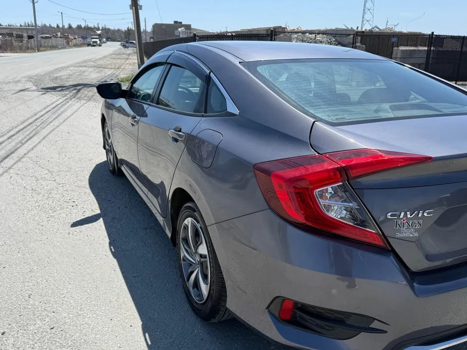 2019 Honda Civic 10th Gen - Image 7 of 17