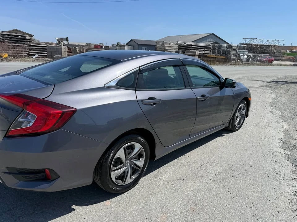 2019 Honda Civic 10th Gen - Image 5 of 17