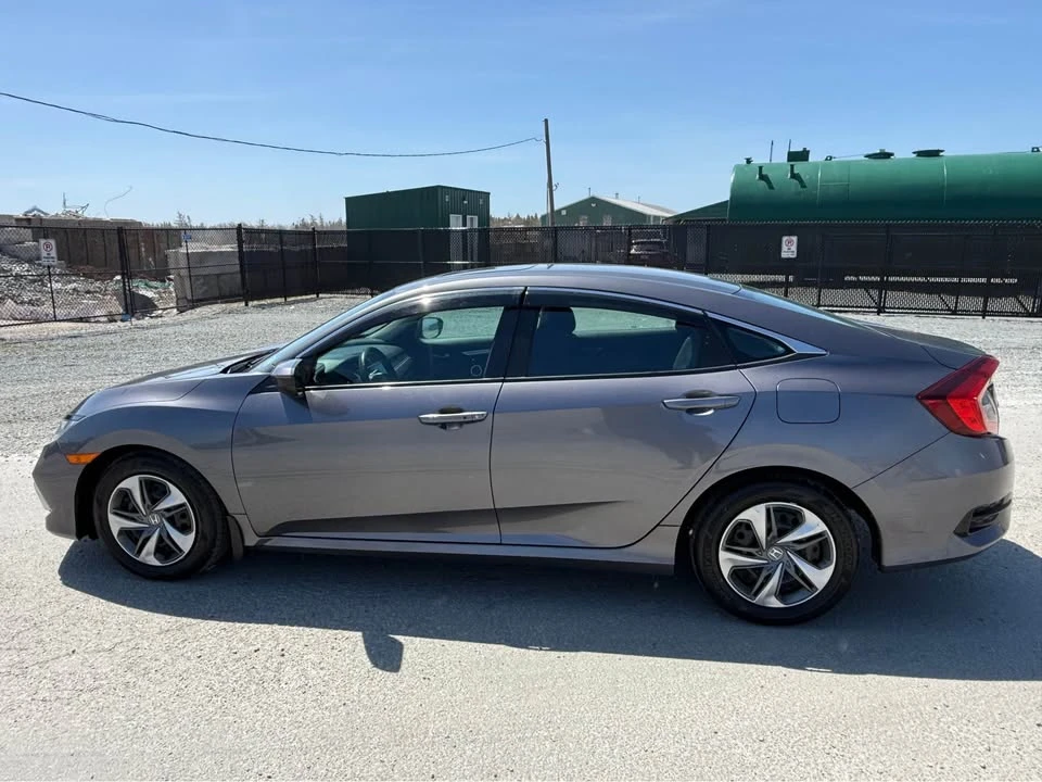 2019 Honda Civic 10th Gen - Image 8 of 17