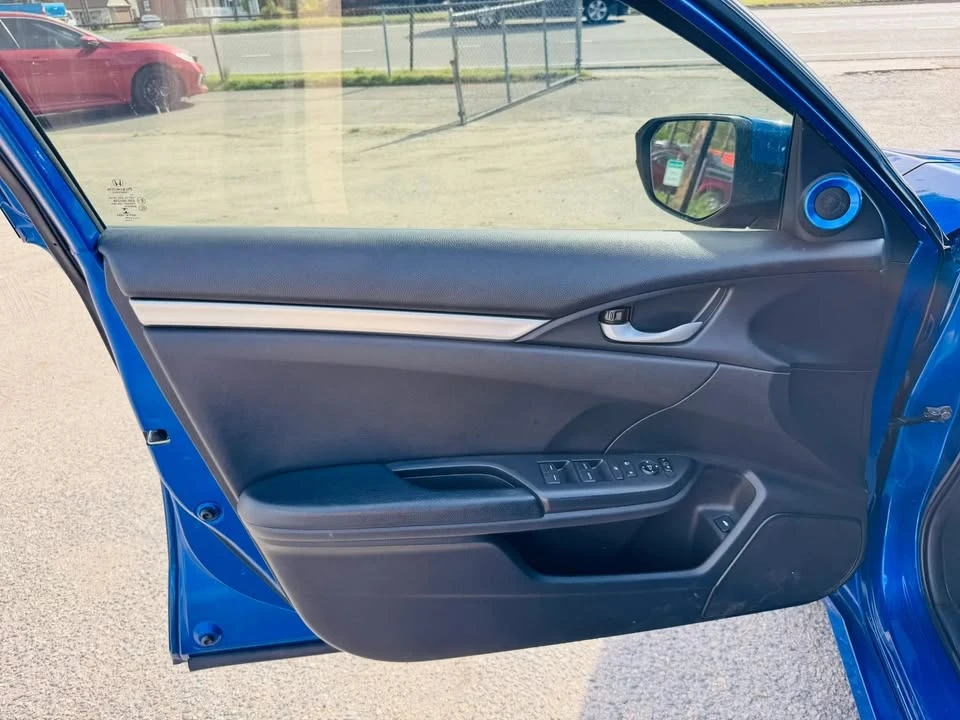 2019 Honda Civic 10th Gen - Image 12 of 20